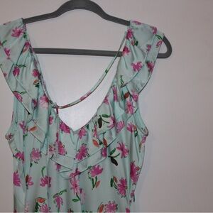 Only wore once on rehearsal dinner. Soft sateen